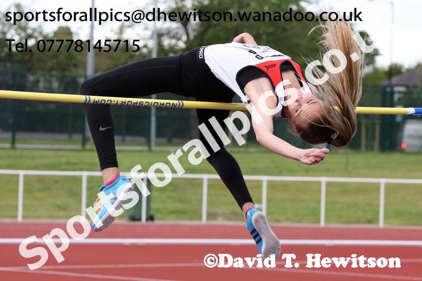 Under-15 girls high jump. Photo: David T. Hewitson/Sports for All Pics